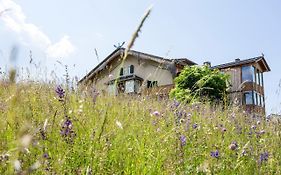 Hotel Der Zirmerhof  3*